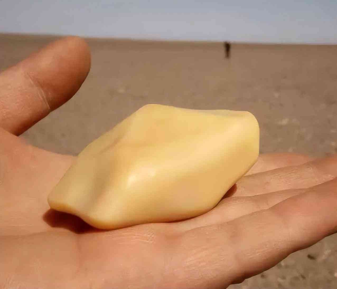 真砭石是什么颜色的(砭石真假图片 原石)插图10