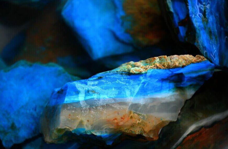 真砭石是什么颜色的(砭石真假图片 原石)插图15