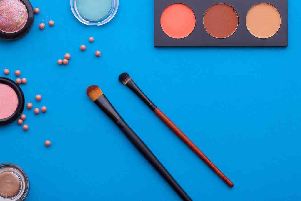 银手镯戴左手好还是右手好(银手镯戴左手好还是右手好风水)插图2 银手镯戴左手好还是右手好(银手镯戴左手好还是右手好风水)插图2