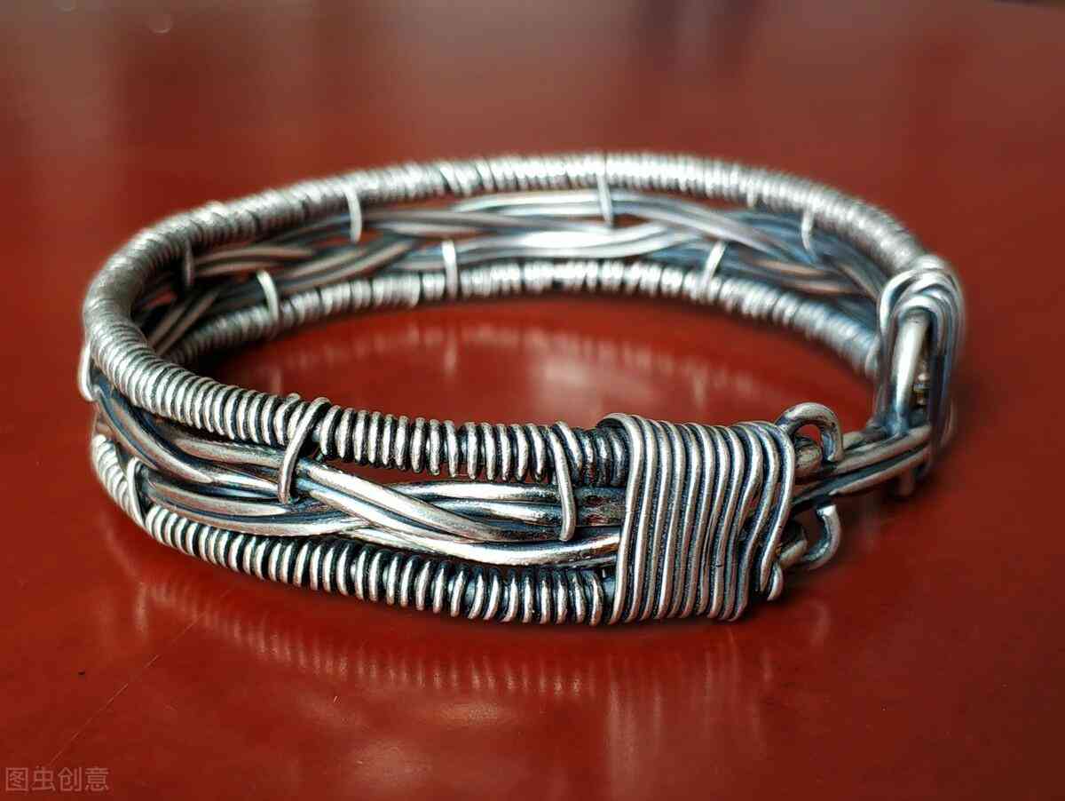 银手镯戴左手好还是右手好(银手镯戴左手好还是右手好风水)插图4 银手镯戴左手好还是右手好(银手镯戴左手好还是右手好风水)插图4