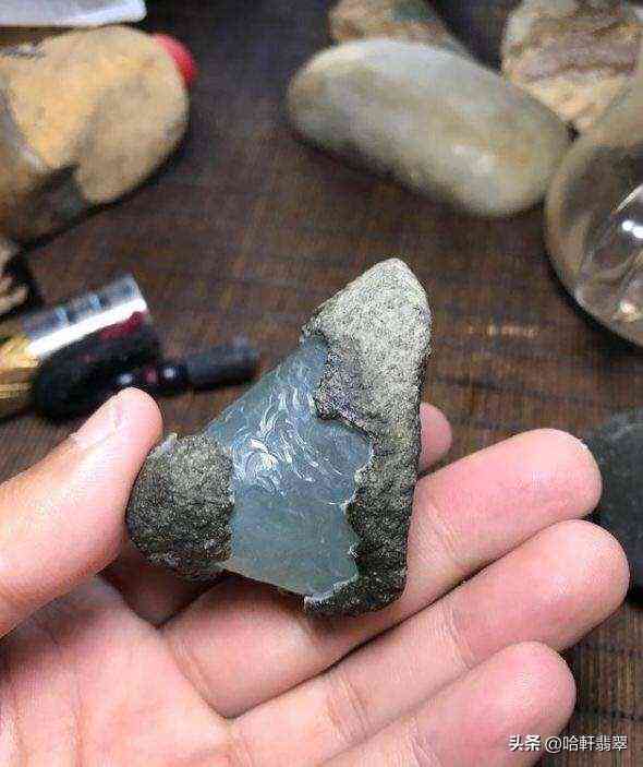翡翠毛料有假的吗(翡翠毛料有假的吗知乎)插图1 翡翠毛料有假的吗(翡翠毛料有假的吗知乎)插图1
