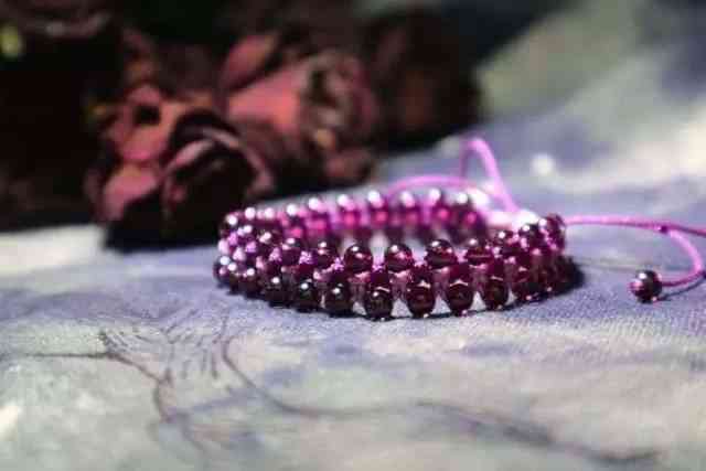 女人长期戴石榴石的好处(女人戴石榴有什么好处)插图7