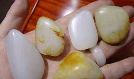 玉怎么分辨真假(玉手镯怎么分辨真假)插图4