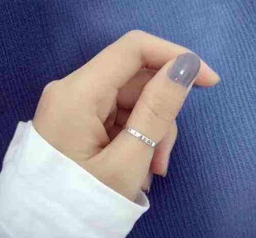 戒指戴法含义男左女右(戒指男左女右怎么戴)