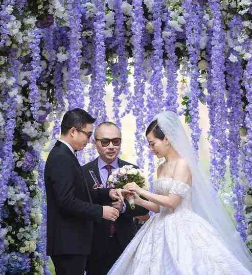 戒指戴法含义男左女右(戒指男左女右怎么戴)插图3