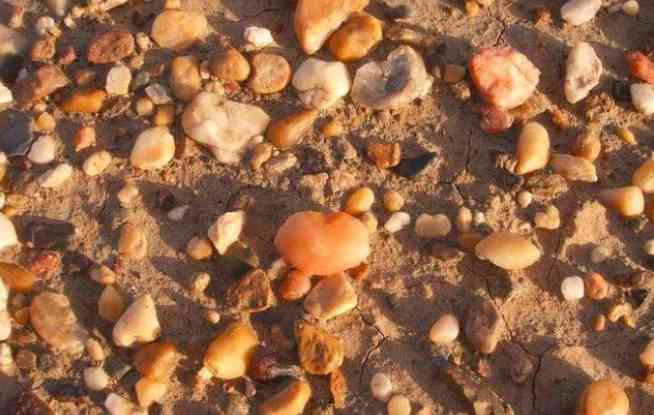 玛瑙原石值钱吗(玛瑙原石值钱吗知乎)插图2