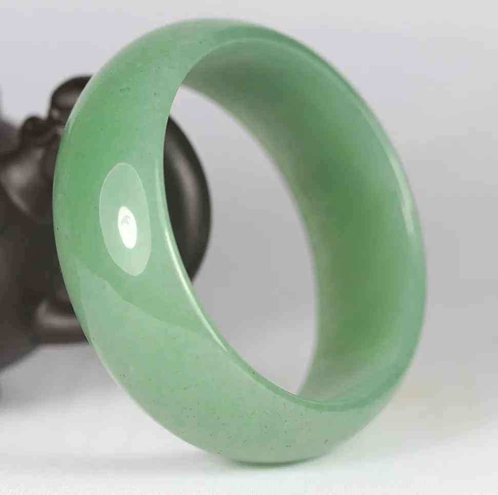 阿富汗白玉(阿富汗白玉是什么玉值钱吗)插图2