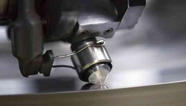 钻戒怎么选怎样辨等级(钻戒怎么区分好与不好)插图17