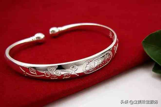 银手镯价格(银手镯回收多少钱一克)