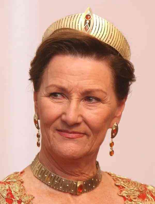 托帕石是天然宝石吗(伦敦蓝托帕石是天然宝石吗)插图16