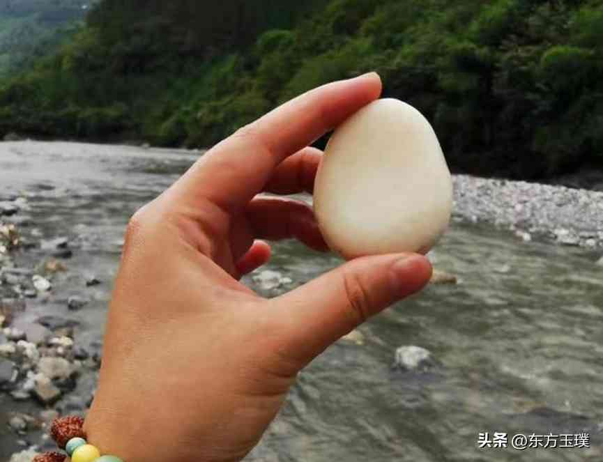河边捡玉石的鉴别方法(在河里捡玉石咋样分辨)插图3