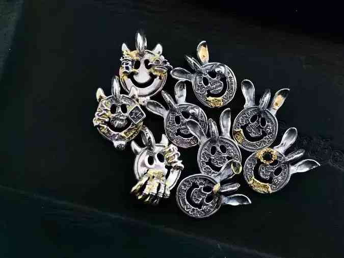 男士银项链多少钱一条(男士纯银项链多少钱)插图19 男士银项链多少钱一条(男士纯银项链多少钱)插图19