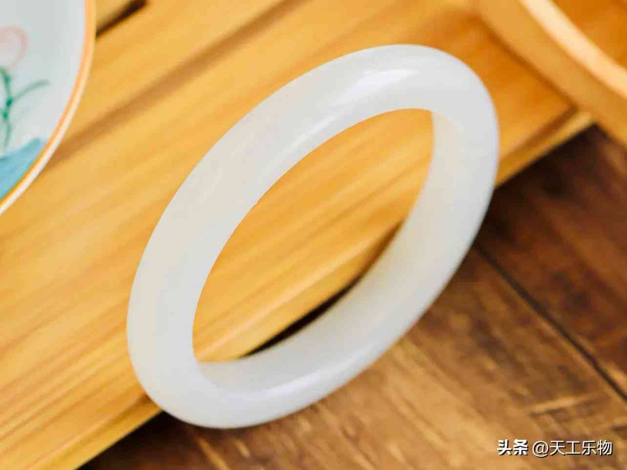 真正的和田玉手镯(真正的和田玉手镯多少钱一副)插图8