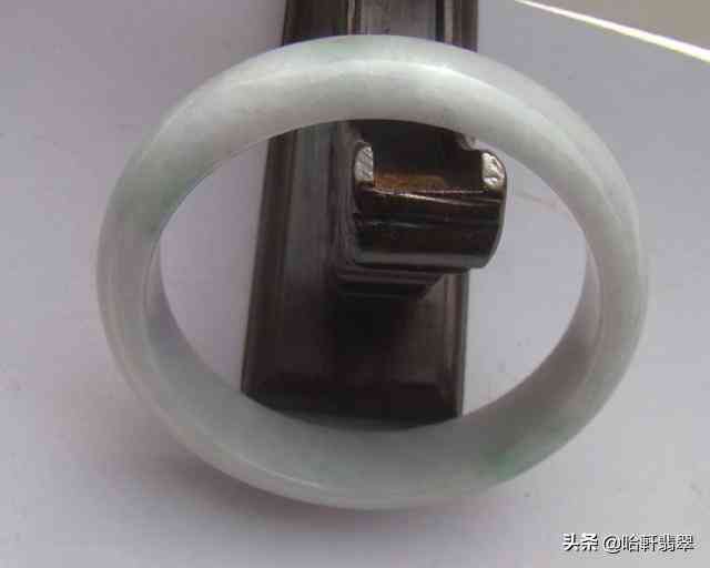 真的翡翠手镯最便宜一个多钱(翡翠手镯一般多少钱一只)插图3