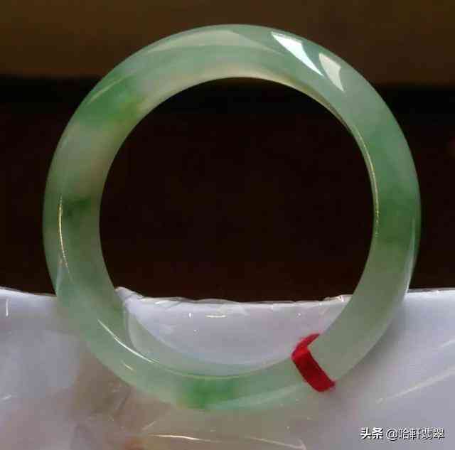 真的翡翠手镯最便宜一个多钱(翡翠手镯一般多少钱一只)插图9