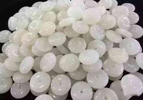 羊脂玉吊坠一般多少钱(羊脂玉吊坠一般多少钱一个)