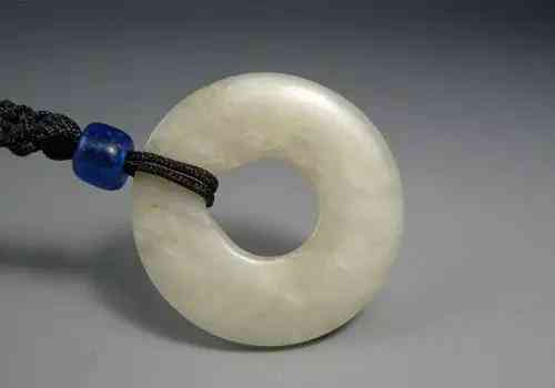 羊脂玉吊坠一般多少钱(羊脂玉吊坠一般多少钱一个)插图1 羊脂玉吊坠一般多少钱(羊脂玉吊坠一般多少钱一个)插图1