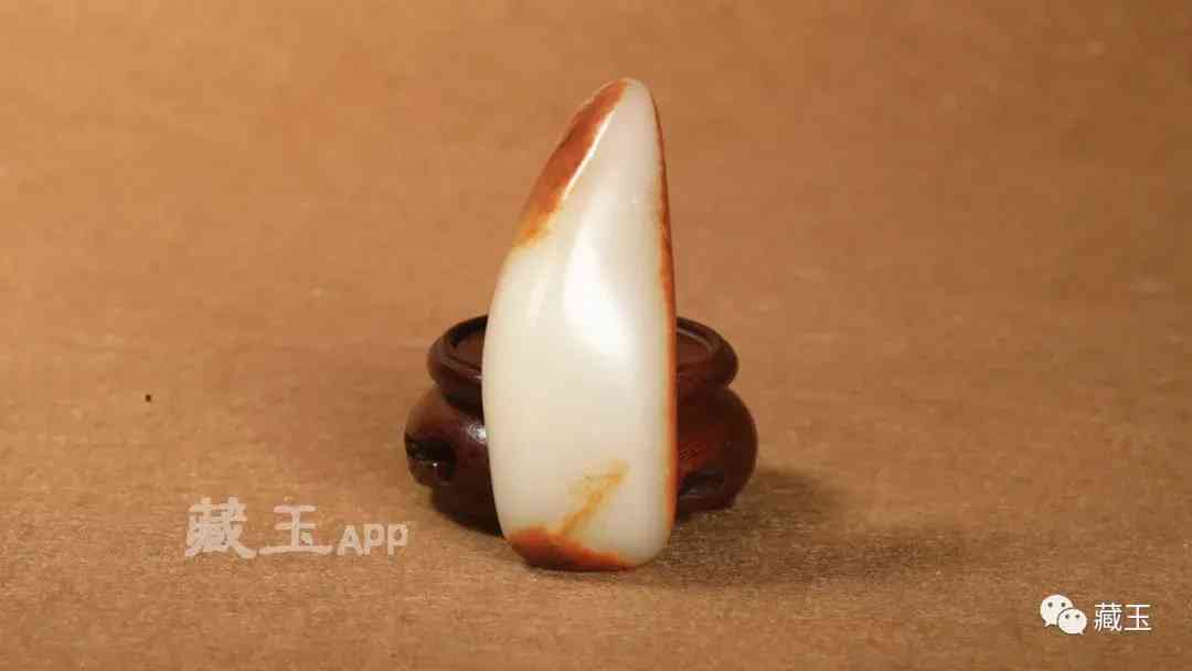 和田羊脂玉(和田羊脂玉是山料还是籽料)插图10 和田羊脂玉(和田羊脂玉是山料还是籽料)插图10