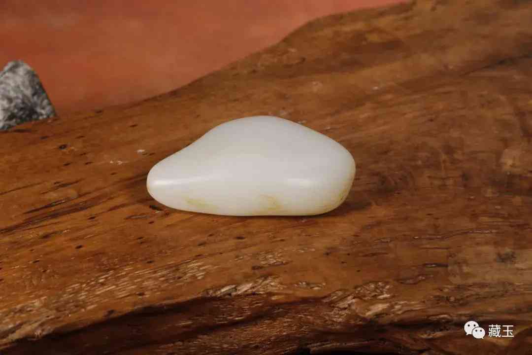 和田羊脂玉(和田羊脂玉是山料还是籽料)插图13 和田羊脂玉(和田羊脂玉是山料还是籽料)插图13