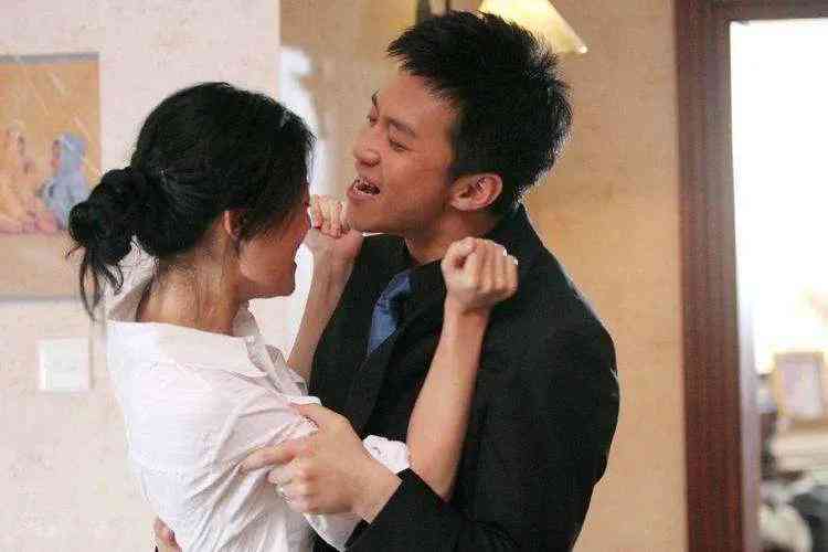 钻石王老五的艰难爱情免费看(钻石王老五的艰难爱情免费观看)插图3 钻石王老五的艰难爱情免费看(钻石王老五的艰难爱情免费观看)插图3