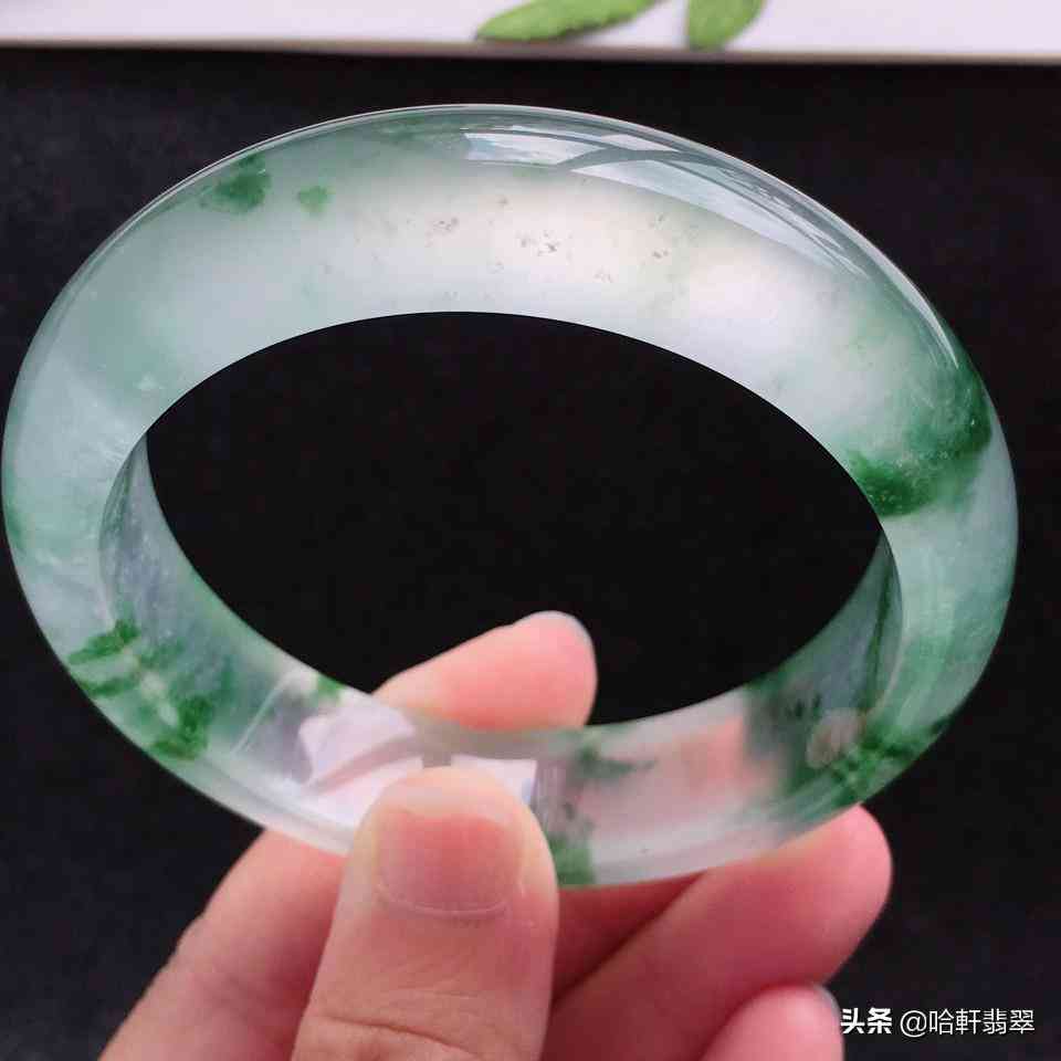 高冰玉髓值钱吗(马达加斯加高冰玉髓值钱吗)插图7 高冰玉髓值钱吗(马达加斯加高冰玉髓值钱吗)插图7