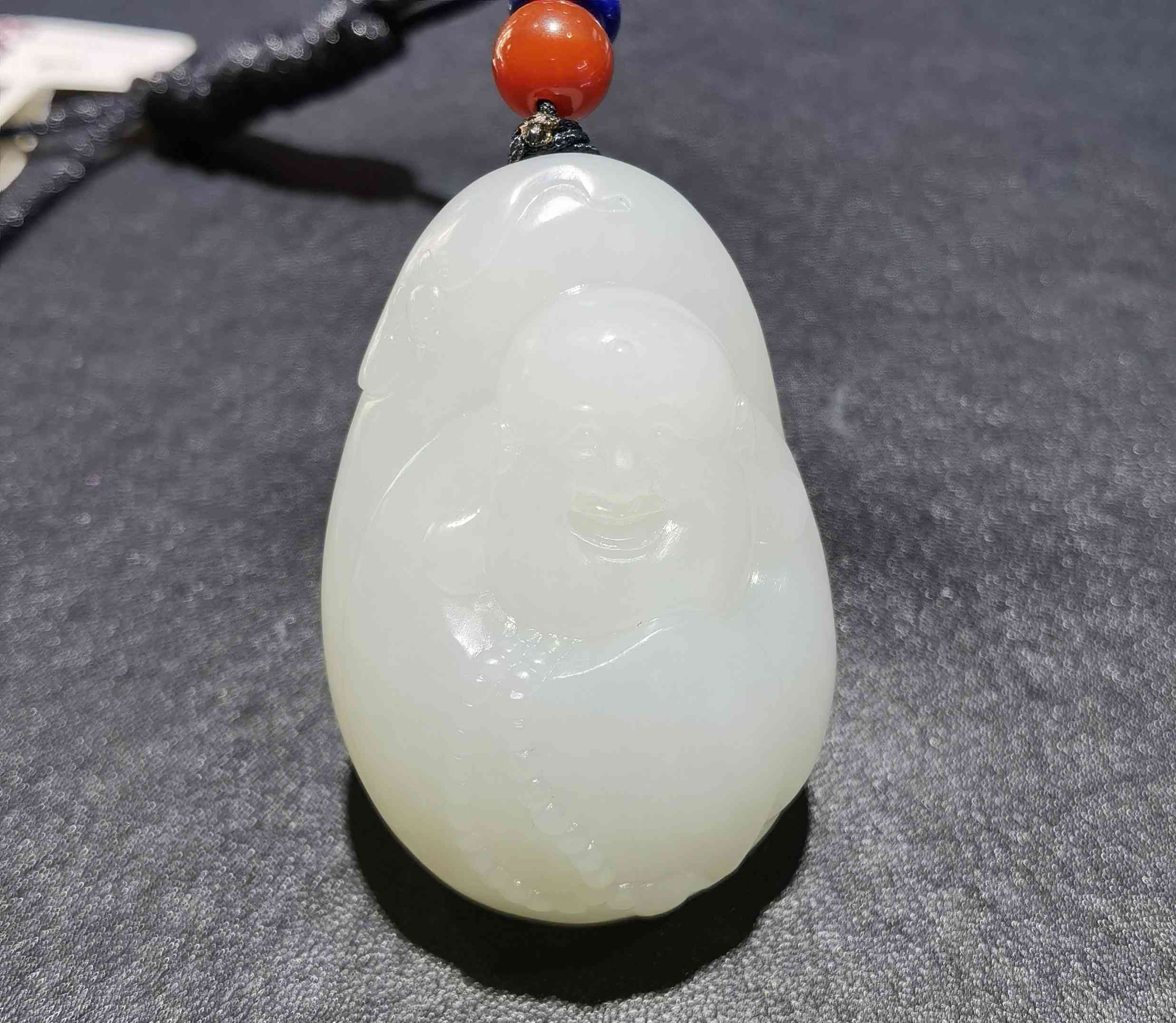 正宗和田玉吊坠价格多少(真的和田玉吊坠价格)