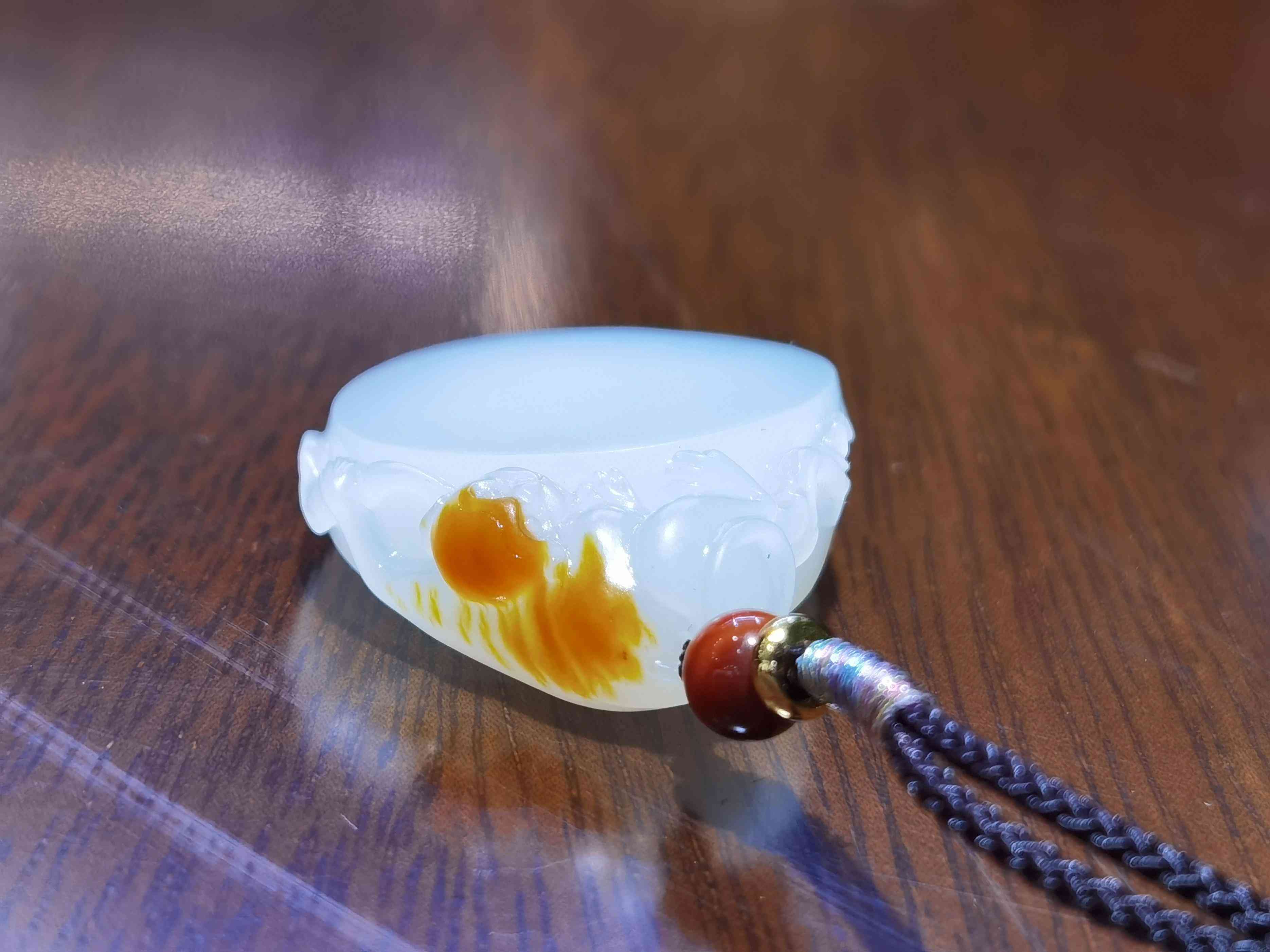 正宗和田玉吊坠价格多少(真的和田玉吊坠价格)插图2