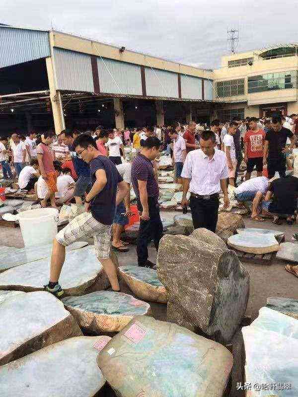 哪有翡翠原石市场(翡翠原石批发哪里便宜)插图1