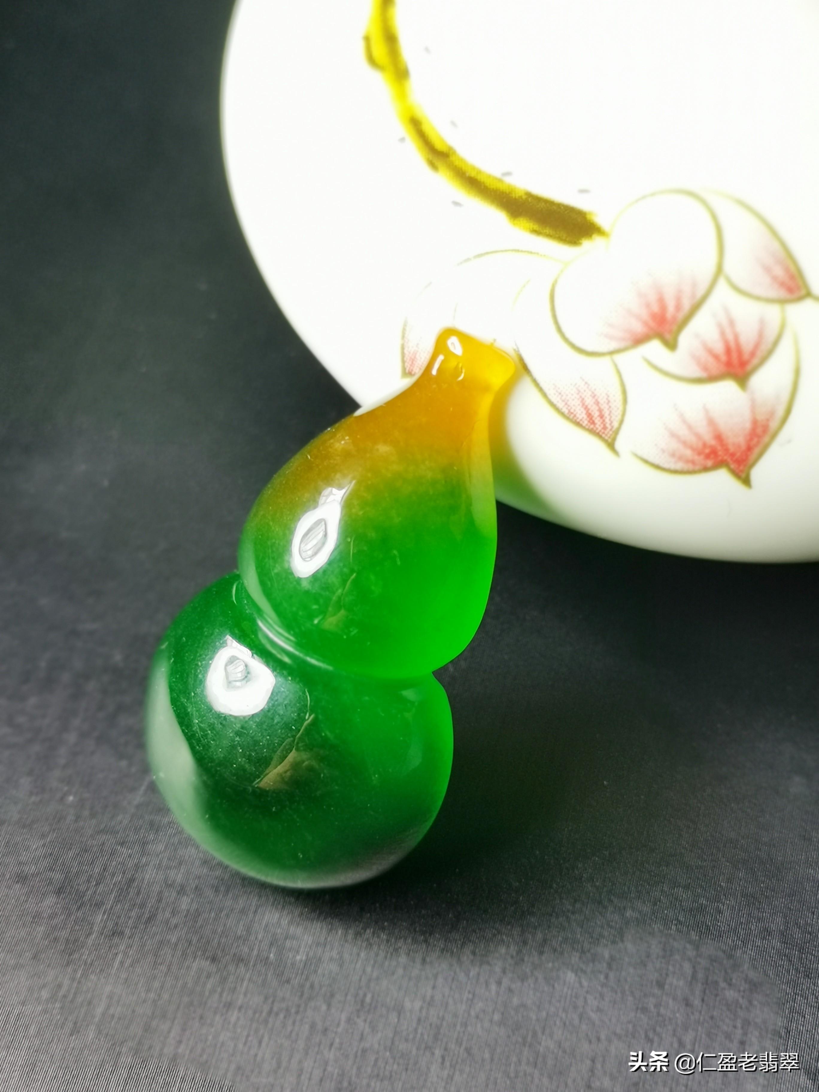 翡翠用什么水泡会越来越透(挑选翡翠的四个口诀)插图6