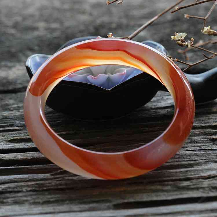 玉髓的功效与作用佩戴禁忌(玉髓有什么功效与作用 玉髓保健)