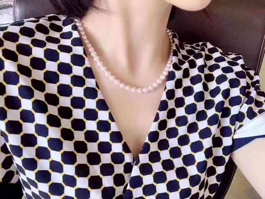 什么玉对女人身体最好(什么玉镯子对女性好)插图2 什么玉对女人身体最好(什么玉镯子对女性好)插图2