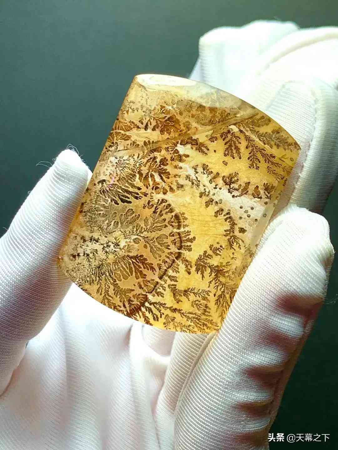 天然水晶吊坠多少钱一个(天然水晶石吊坠)插图7