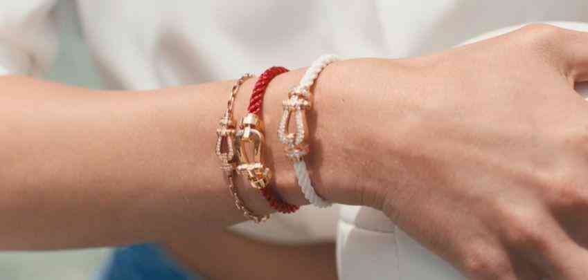 手链品牌排行榜(奢侈品项链品牌排行榜前十名)插图4 手链品牌排行榜(奢侈品项链品牌排行榜前十名)插图4