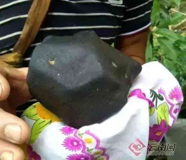 陨石价格多少钱一克(陨石价格多少钱一克.陨石价格图片一览)插图2 陨石价格多少钱一克(陨石价格多少钱一克.陨石价格图片一览)插图2