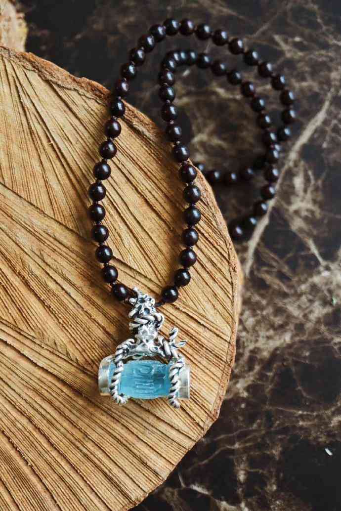 海蓝宝的功效与作用适合什么人戴(佩戴海蓝宝的功效)插图4 海蓝宝的功效与作用适合什么人戴(佩戴海蓝宝的功效)插图4