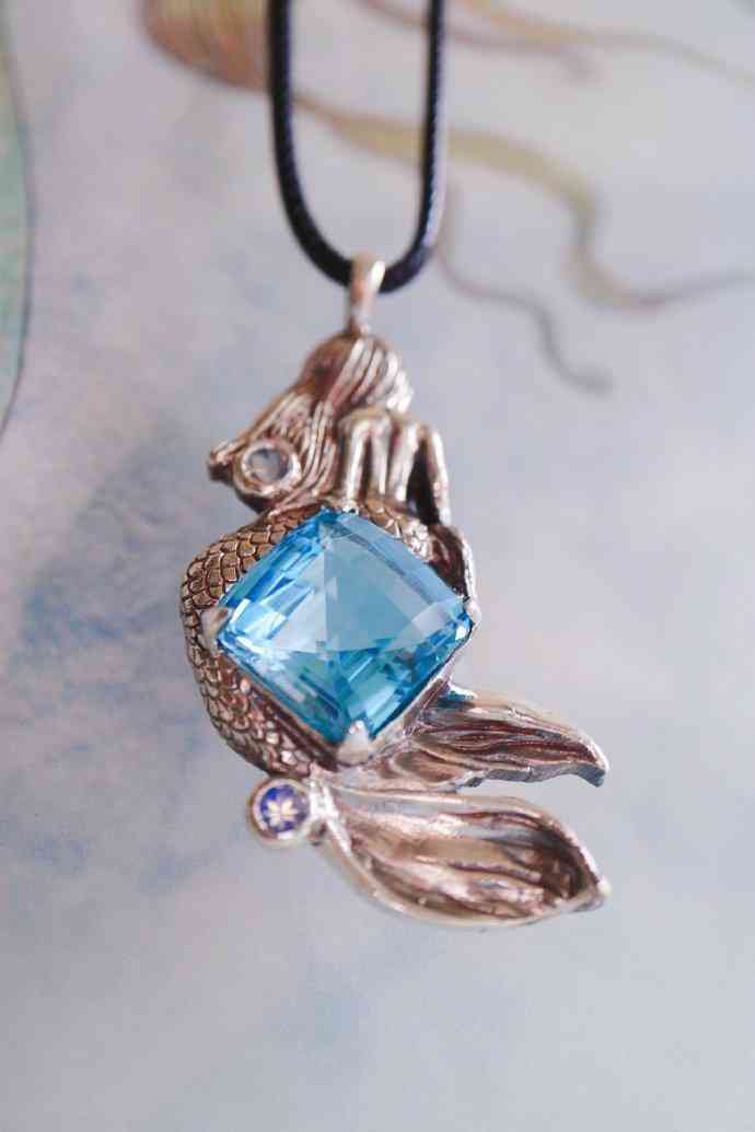 海蓝宝的功效与作用适合什么人戴(佩戴海蓝宝的功效)插图7 海蓝宝的功效与作用适合什么人戴(佩戴海蓝宝的功效)插图7