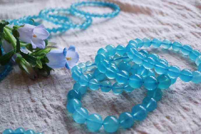 海蓝宝的功效与作用适合什么人戴(佩戴海蓝宝的功效)插图9 海蓝宝的功效与作用适合什么人戴(佩戴海蓝宝的功效)插图9