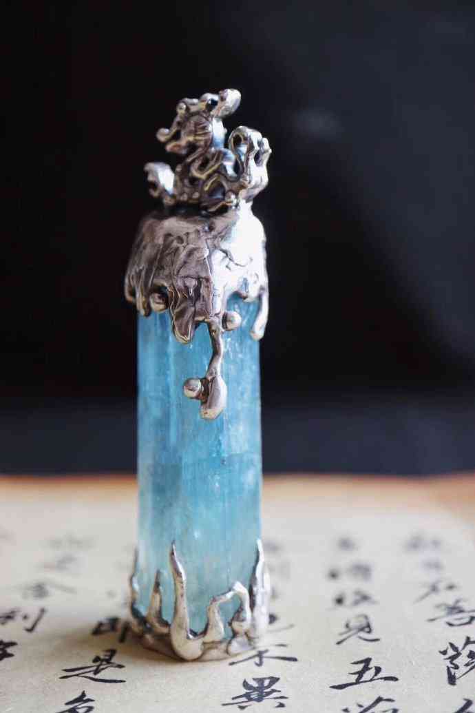 海蓝宝的功效与作用适合什么人戴(佩戴海蓝宝的功效)插图10 海蓝宝的功效与作用适合什么人戴(佩戴海蓝宝的功效)插图10