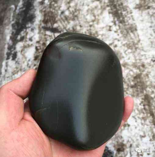 和田玉籽料颜色等级(和田玉籽料颜色等级价格表)插图16