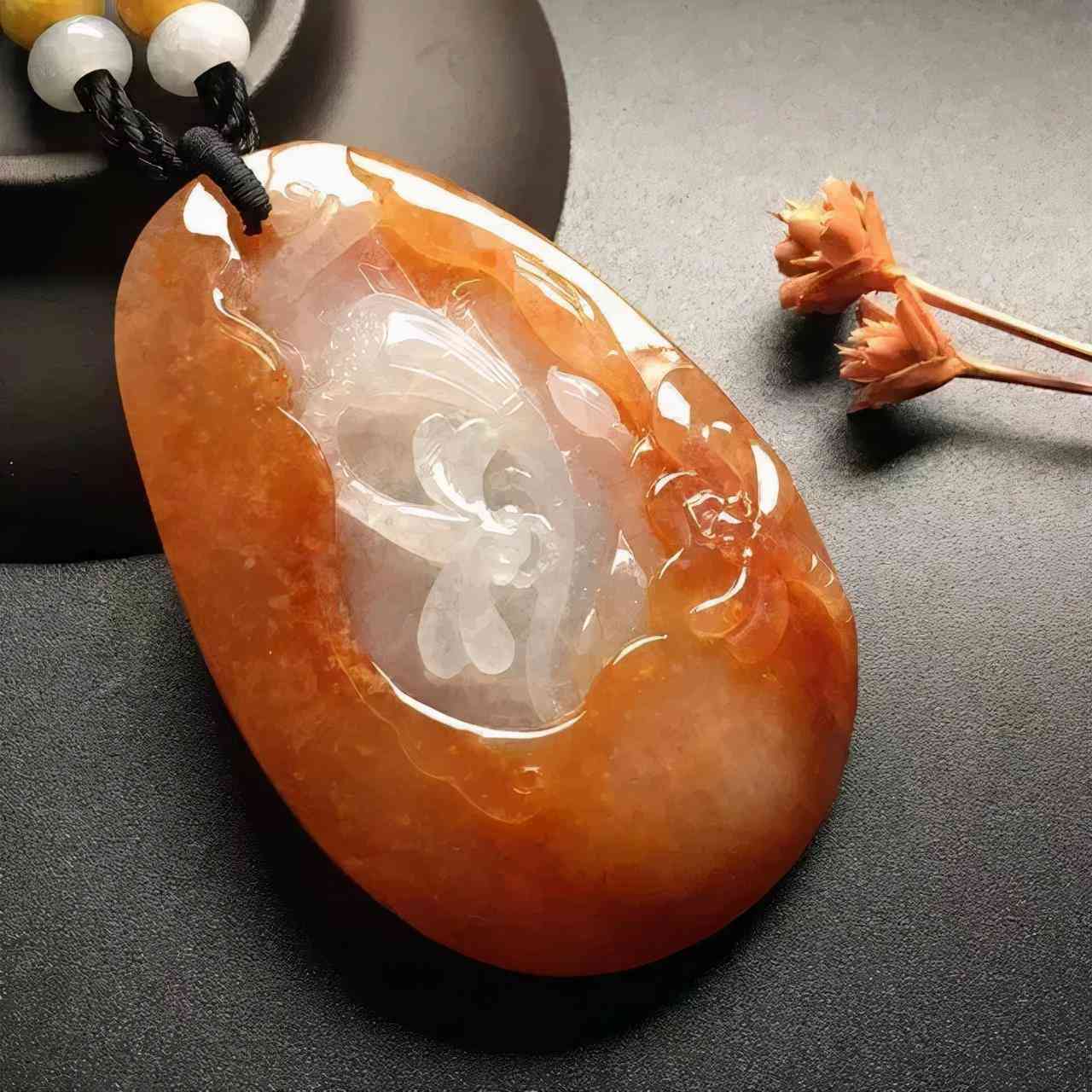 红色手镯一般是啥玉(红色手镯一般是啥玉有气泡)插图2 红色手镯一般是啥玉(红色手镯一般是啥玉有气泡)插图2