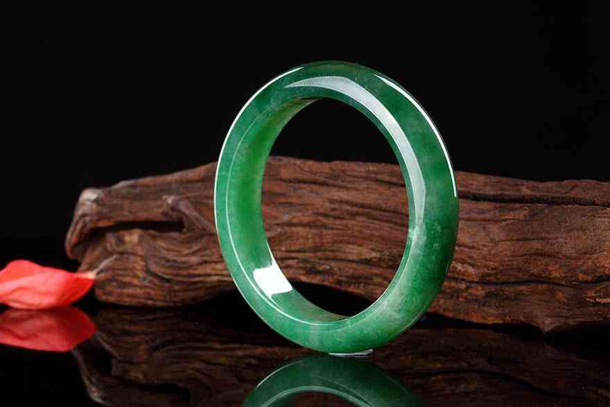 玉镯修复后还有灵气吗(玉镯修复后还有灵气吗图片)