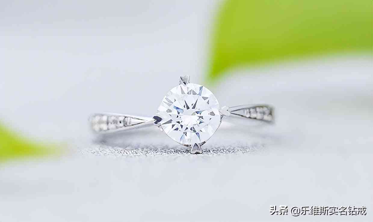 铂金戒指哪家好(铂金戒指排行榜)插图2 铂金戒指哪家好(铂金戒指排行榜)插图2
