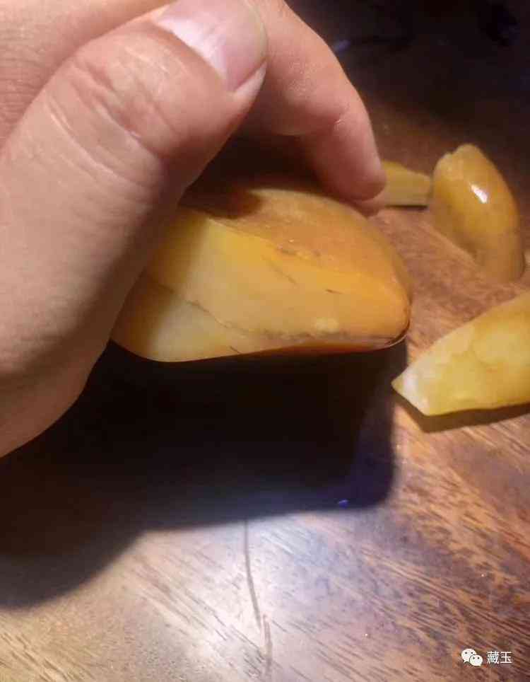 托帕石的价格(托帕石原石图片及价格)插图5