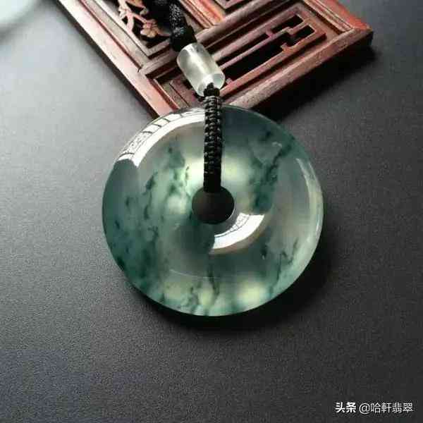 中国翡翠品牌(哪家翡翠品牌比较好)插图4 中国翡翠品牌(哪家翡翠品牌比较好)插图4