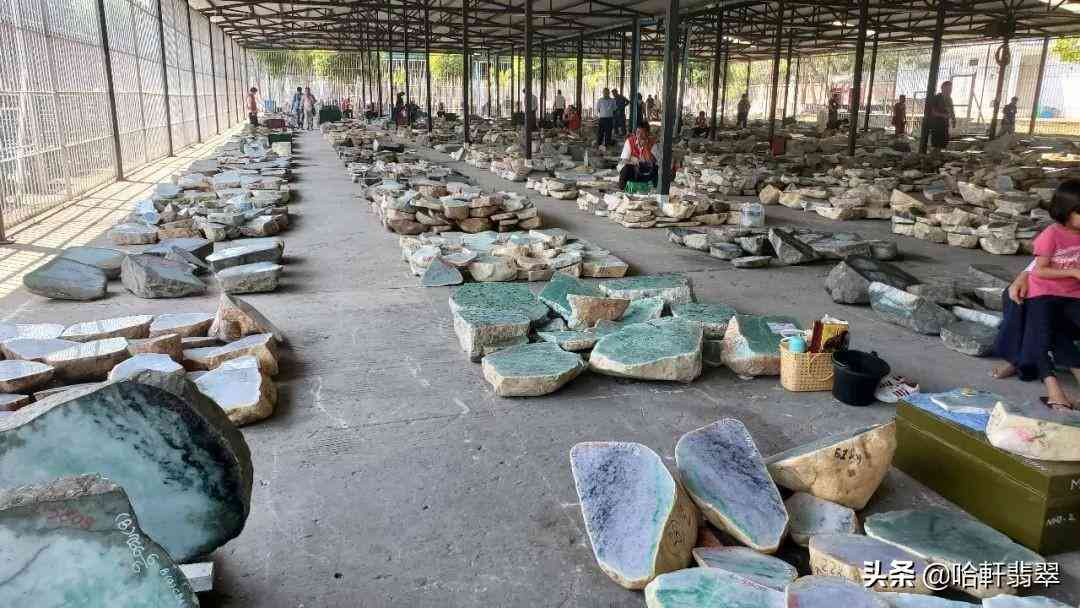 中国翡翠品牌(哪家翡翠品牌比较好)插图9 中国翡翠品牌(哪家翡翠品牌比较好)插图9