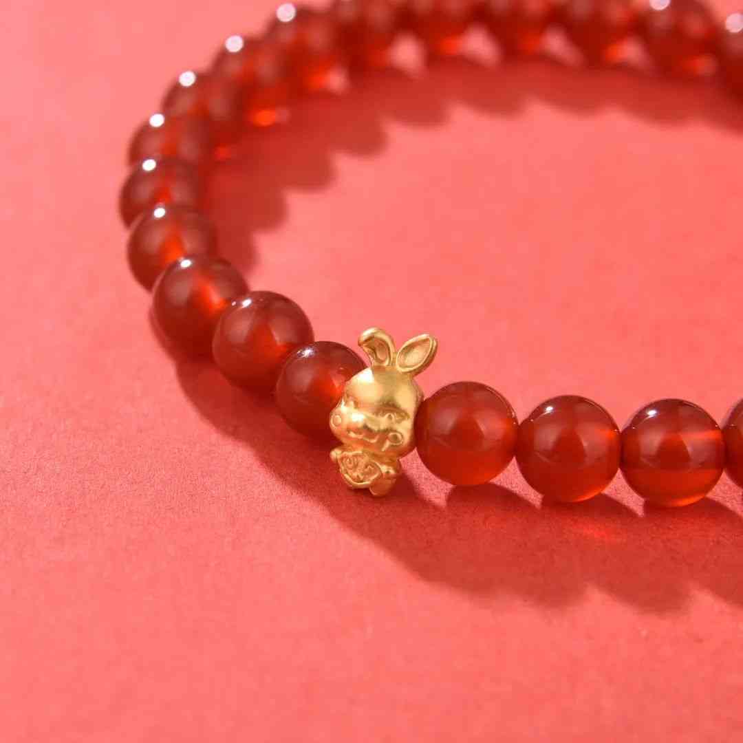 红玛瑙手链(红玛瑙手链的功效与作用佩戴禁忌)插图3 红玛瑙手链(红玛瑙手链的功效与作用佩戴禁忌)插图3