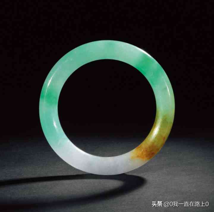 贵妃镯和圆镯的尺寸区别(贵妃镯子和圆镯区别)