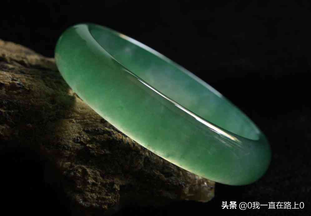 贵妃镯和圆镯的尺寸区别(贵妃镯子和圆镯区别)插图3