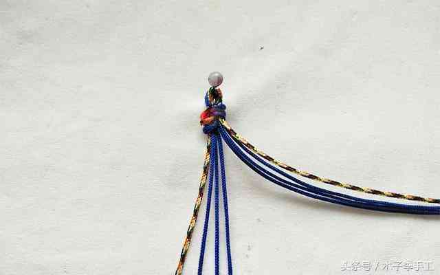 男士手链编织教程(男士手链编织教程 红绳)插图1 男士手链编织教程(男士手链编织教程 红绳)插图1