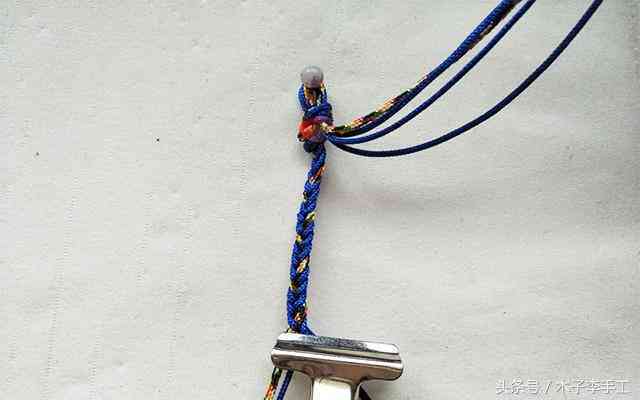 男士手链编织教程(男士手链编织教程 红绳)插图6 男士手链编织教程(男士手链编织教程 红绳)插图6